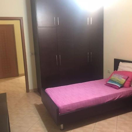 Lovely 2 Bedroom Apartment Tiranë Luaran gambar